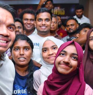 මැතිවරණ කල් දැමීම තුළ පිළිබිඹු වන්නේ රජය ජන මතයට බිය වී ඇති බවයි…. නාමල්