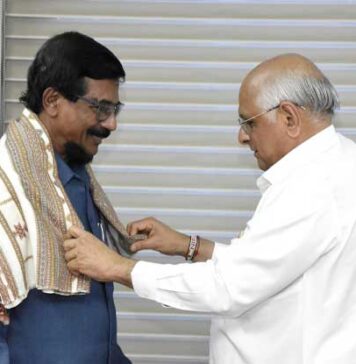 ටිල්වින් හා ගුජරාටි ප්රාන්තයේ මහ ඇමති අතර හමුවක්