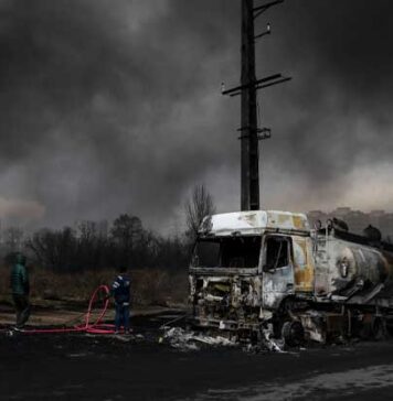 තෙල් ගබඩා ප්රහාරයෙන් පසු හිරු එළිය නොවැටෙන තරම් අඳුරට ගිය ටෙහෙරානය