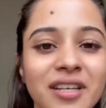 ඒ මාලේ එයාගේ අත් දෙකෙන්ම මගේ බෙල්ලට දැම්මේ භානුක රාජපක්ෂ..