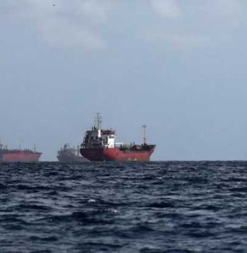 හෝමූස් ඇරලා දෙන්නම්.. ඉරානයෙන් අමෙරිකාවේ හුස්ම හිරකරන කොන්දේසියක්