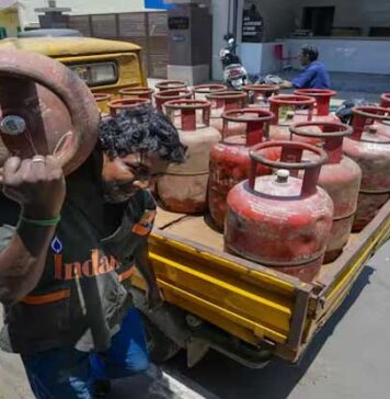 ඉරාන යුද්ධය හේතුවෙන් ඉන්දියාවේ ගෑස් හිඟයක්… අවන්හල් වසා දැමීමට ආසන්නයි..