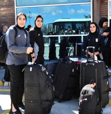 ඕස්ට්රේලියාවේ රැකවරණ පැතූ ඉරාන කාන්තා පාපන්දු කණ්ඩායම නැවත සිය රටට පැමිණේ