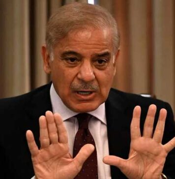 ඉන්ධන අර්බුදය හමුවේ පාකිස්තානයේ සතියේ වැඩ දින හතරයි.. සියලුම පාසල් වසා දැමේ..