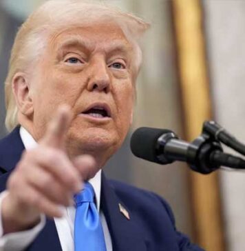 ට්රම්ප් ඛාර්ග් දූපත ආක්රමණය කිරීමට සැරසේ.. වෙන විනාශය හිතාගන්නත් බැරි වේවි..