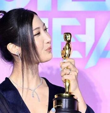 ‘KPop Demon Hunters’ ගීත රචිකාවිය ඊජේ ඩොලර් මිලියන 34 ක ආදායමක් ලබාගනී?